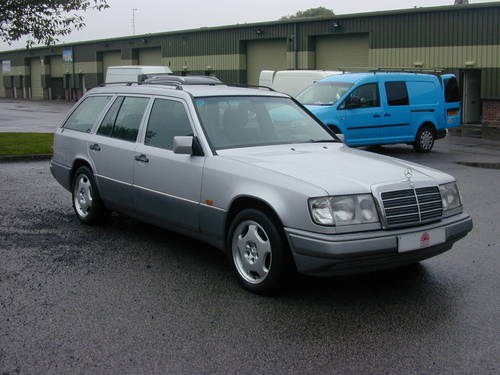 1993 MERCEDES BENZ W124 320 TE ESTATE 7 SEAT AUTOMATIC LHD - COLL For Sale