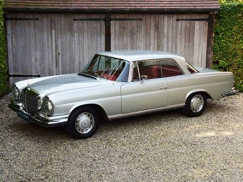 1970 Beautifully restored Mercedes 280 SE Coupé (LHD) For Sale