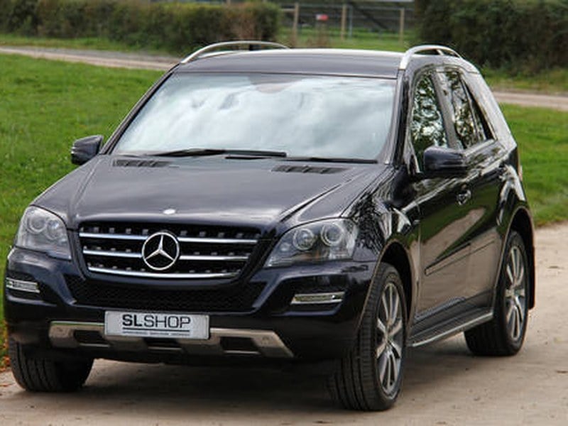 Mercedes-Benz ML350 CDI Grand Edition | 2011 |Chromite Black