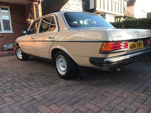 1983 Mercedes 230E W124 - 2 Owners. Only 65,000 miles In vendita