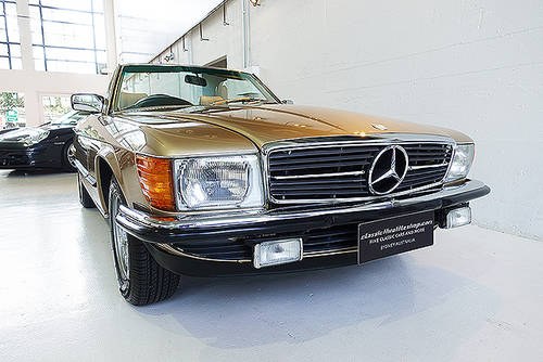 1981 beautiful W107 380 SL with hard top and soft top and books SOLD