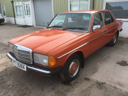 1982 Mercedes w123 manual For Sale
