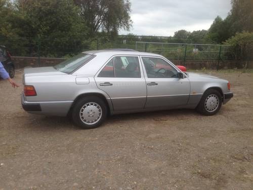 1992 Immaculate Mercedes 230E W124 Auto - Silver For Sale