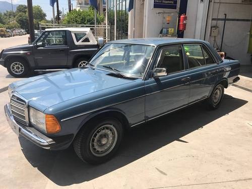 1984 Mercedes 230E (W123) in excellent condition For Sale