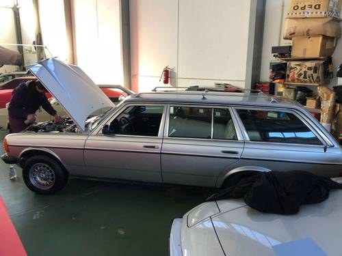 Mercedes Benz 300TD Autom Station, 7seater SOLD