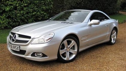 Mercedes Benz SL500 With 1 Owner From New + Just Serviced