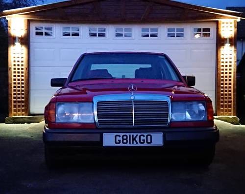 1989 Stunning Mercedes E200 46 Thousand miles from new. In vendita