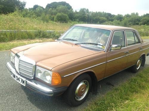 1980 MERCEDES BENZ 230 AUTO SALOON W123 ONLY 43,000 MILES For Sale