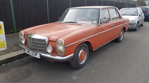 1975 LHD Mercedes 200 automatic running project In vendita