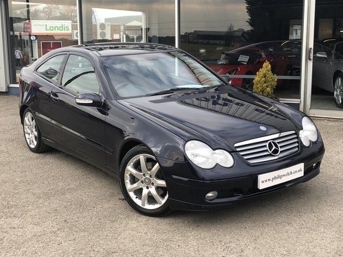 MERCEDES C230K COUPE WITH PANORAMIC SLIDING GLASS ROOF VENDUTO