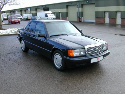 1989 MERCEDES BENZ 190 2.0e RHD VERY LOW MILES COLLECTOR QUALITY! In vendita