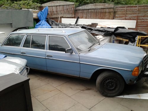 1984 Mercedes 200 w123 with service history 80000 miles For Sale