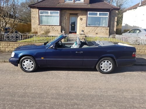 1995 LOVELY MERCEDES W124 E220 CONVERTIBLE For Sale