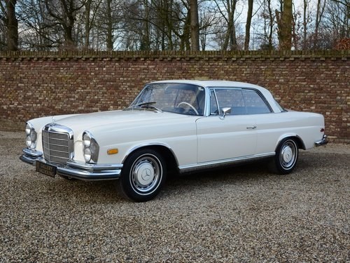 1971 Mercedes 280SE 3.5 rare manual gearbox with sunroof! For Sale