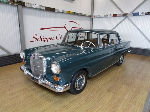 1966 Mercedes 230 6 Cylinder W110 Heckflosse / Fintail In vendita