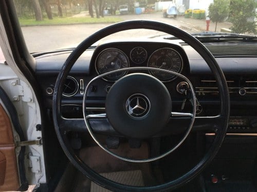 1969 Mercedes 200 - 3