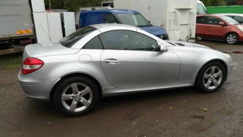 2005 SLK 3LTR AUTO V/6 PETROL  SMOOTH AS SILK WITH LEATHER 48,000 For Sale