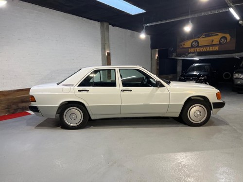 1989 Mercedes 190 - 8