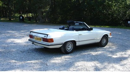 Wanted Mercedes SL  models from 70's to the 90's