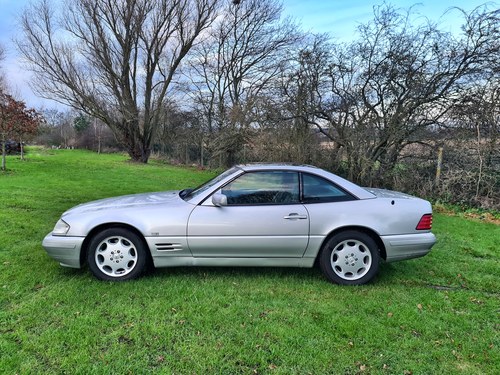 1997 Mercedes SL500, Low owners, panoramic hardtop For Sale