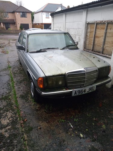 1984 Mercedes 200 Auto for spares or repair For Sale