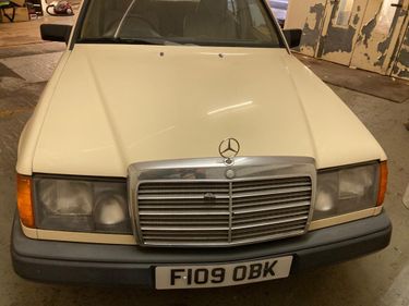 Picture of 1988 W124 MERCEDES 200 AUTO For Sale