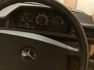 1988 W124 MERCEDES 200 AUTO For Sale (picture 7 of 12)