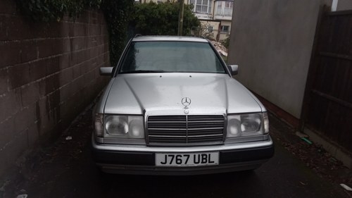1993 Good solid and well maintained. Long MOT In vendita