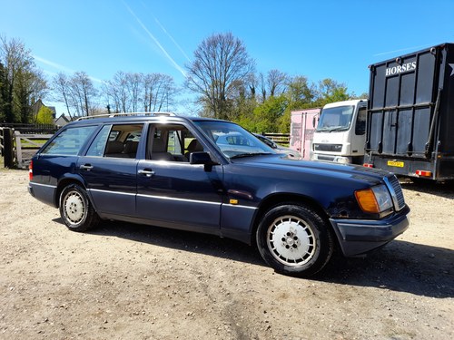 1991 Garage find Mercedes-Benz 230 TE ONLY 139K 2 owners In vendita