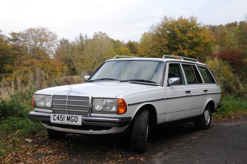 1986 Mercedes-Benz (S123) W123 230TE For Sale