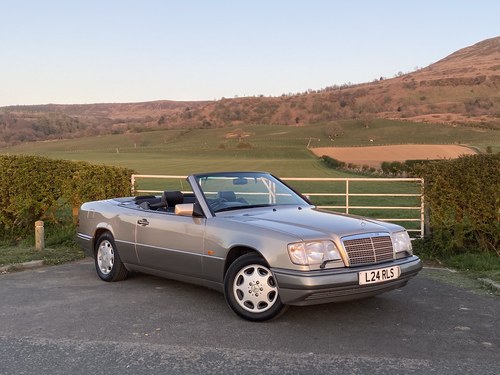 1993 MERCEDES-BENZ W124 E320 CABRIOLET - STUNNING CONDITION SOLD