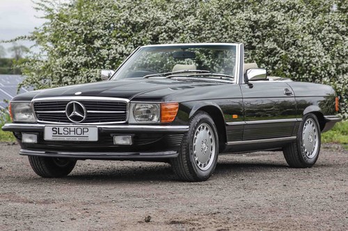1986 Mercedes-Benz 300SL (R107) in Black with Beige #2290 For Sale