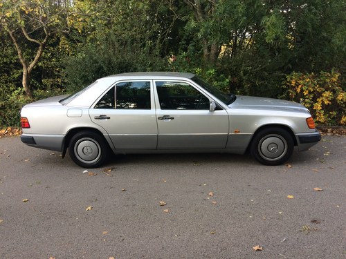1993 ***F.S.H *****ONLY 60,000 MILES ***** E220 For Sale