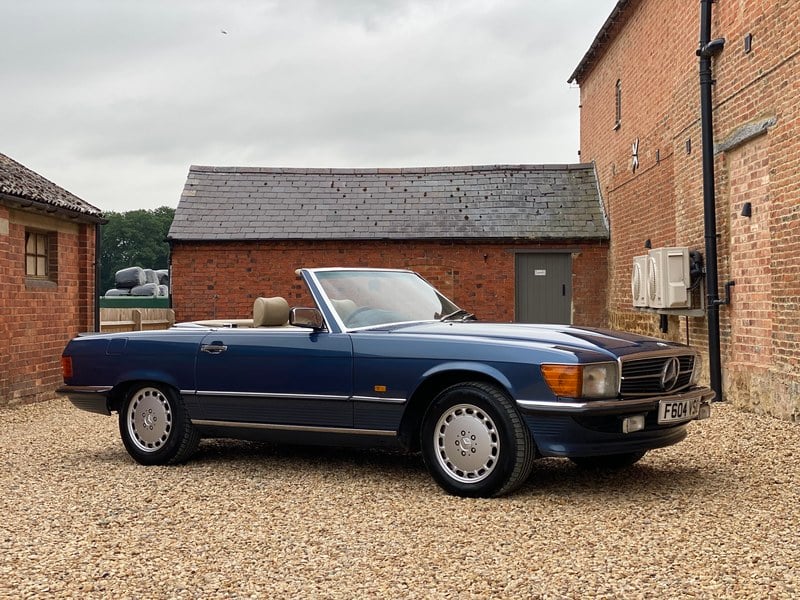 1988 Mercedes 300 SL Auto. Last Owner 8 Years. Stunning Car