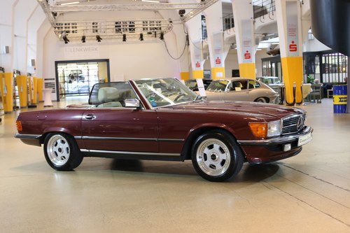 1986 A simply stunning Mercedes-Benz (R107) 300 SL SOLD