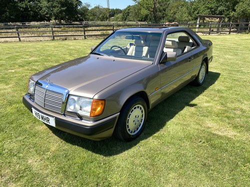 1990 Mercedes ce 300 in lovely colour and condition with leather For Sale