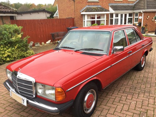 1983 W123 Mercedes  For Sale