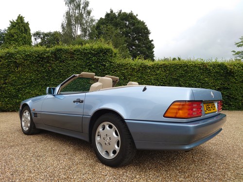 1994 SL280 Rare and fabulous colour combo with huge history For Sale