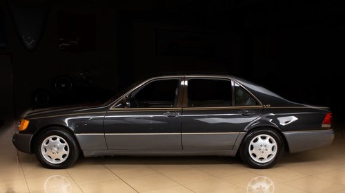 1992 Mercedes 600SEL Sedan Black 66k miles Rare 1 of 1k $14. For Sale