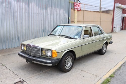 #23863 1984 Mercedes-Benz 300D Sedan À venda