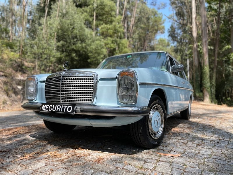 Mercedes W115 240D 3.0