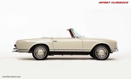 1966 MERCEDES 230SL PAGODA // 4-SPEED MANUAL // LHD For Sale