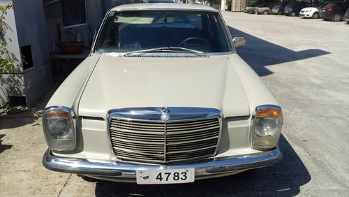 1974 Mercedes Benz W114 250 C 2.8 Coupe Automatic For Sale