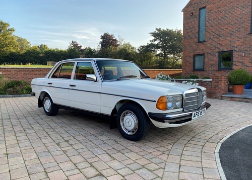 1981 Mercedes W123 200 ONE OWNER - PERFECT CONDITION SOLD