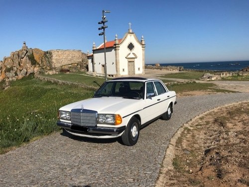 1983 Mercedes 300D automatic - 81000kms For Sale