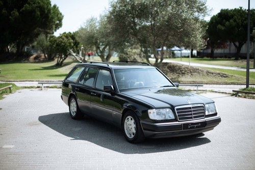 1994 - Mercedes-Benz E 200 T - 7 Seater SOLD