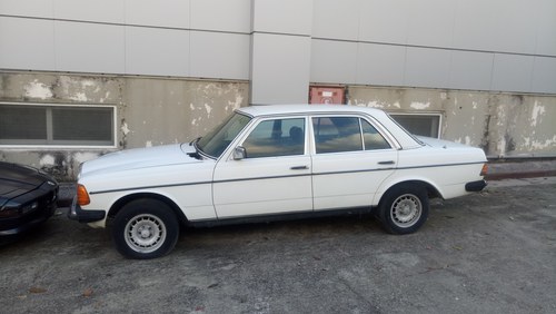 Mercedes 200 W123  1979 For Sale