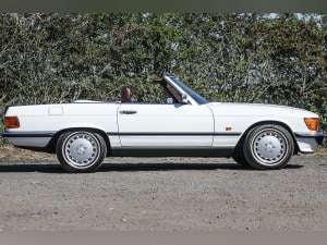 1988 MERCEDES-BENZ 500SL (R107) #2317 ARCTIC WHITE WITH MID RED L For Sale (picture 4 of 12)