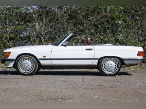 1988 MERCEDES-BENZ 500SL (R107) #2317 ARCTIC WHITE WITH MID RED L For Sale (picture 5 of 12)