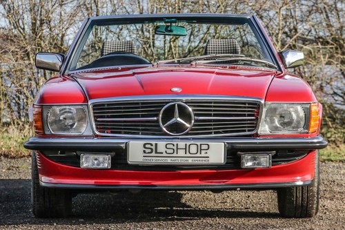 1988 MERCEDES-BENZ 300SL (R107) SIGNAL RED WITH BLACK FABRIC #224 SOLD